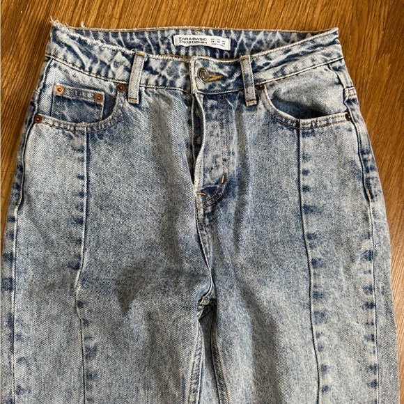 Zara Blue Straight Leg Jeans with Vintage-Inspired Look - Picture 3 of 12